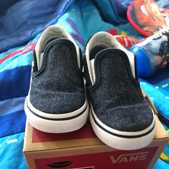 Vans - Picture 2 of 2
